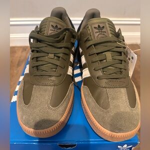 Men’s Adidas Samba XLG size 13 NWT